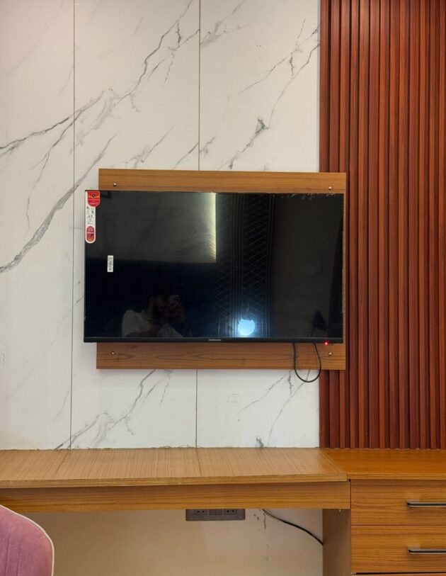 Deluxe King Room with City View - Image 13