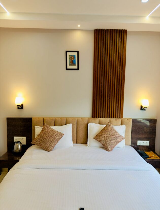 Deluxe King Room - Image 4